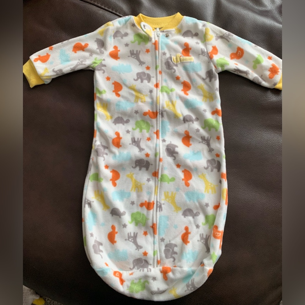 Carter’s sleepsack size OS One Size. No tears/rips/holes/stains.